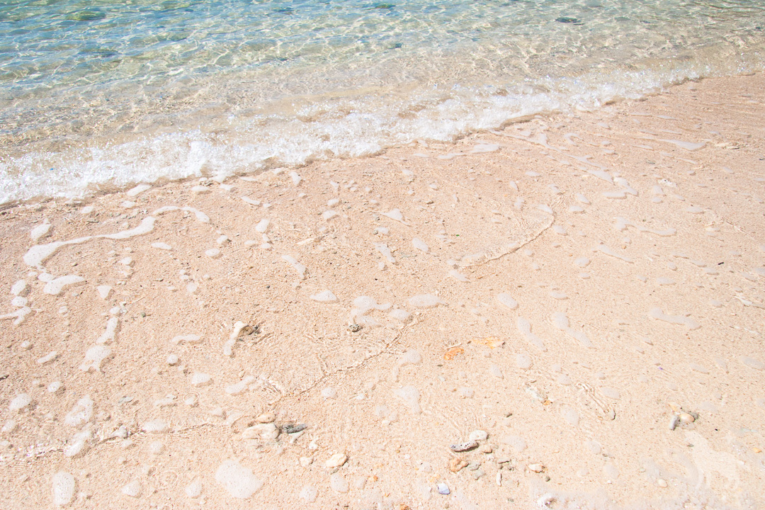 沖縄の海と空（宮古島編） - 前浜ビーチの砂浜