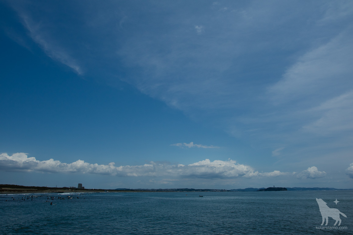 江ノ島と茅ヶ崎の浜